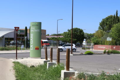 Photo de la zone d'activité de la gare à Saint-Rémy-de-Provence